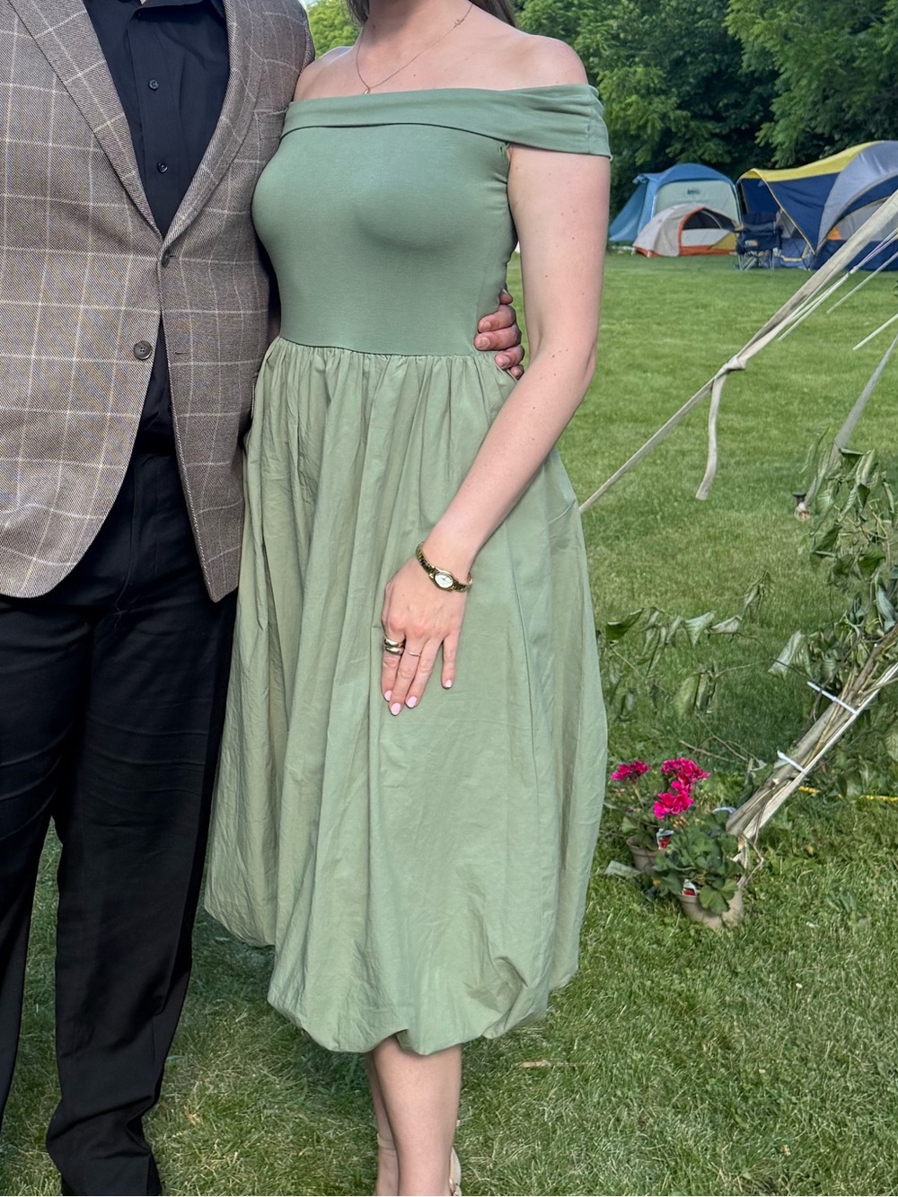 Green off the shoulder Bubble bottom Midi Dress